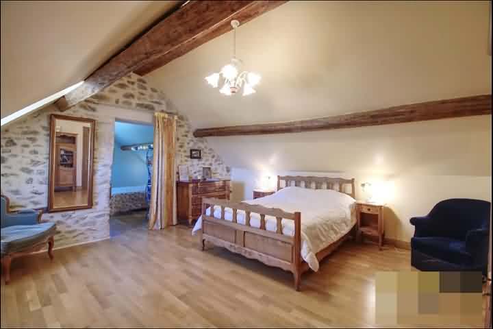 5 bed stone house for sale near Affieux