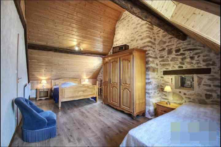 5 bed stone house for sale near Affieux