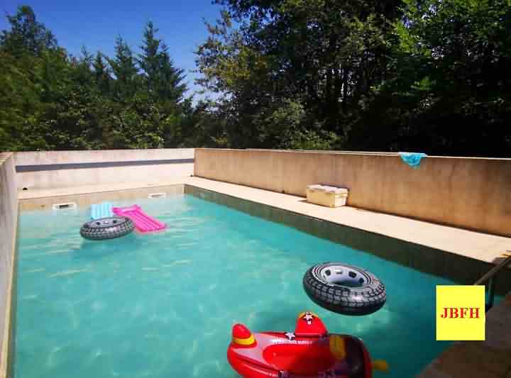6 bed stone house for sale near Dordogne and Lot