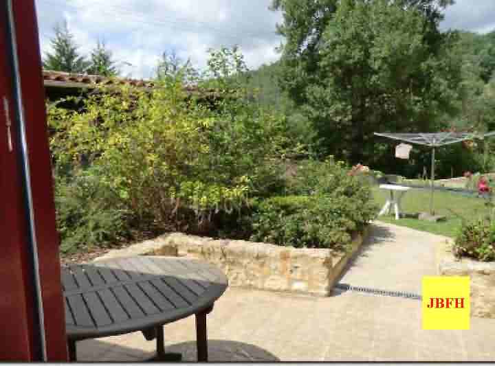 6 bed stone house for sale near Dordogne and Lot