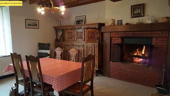 4 bed stone house for sale near Jarry