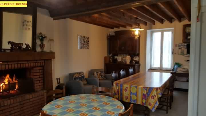 4 bed stone house for sale near Jarry