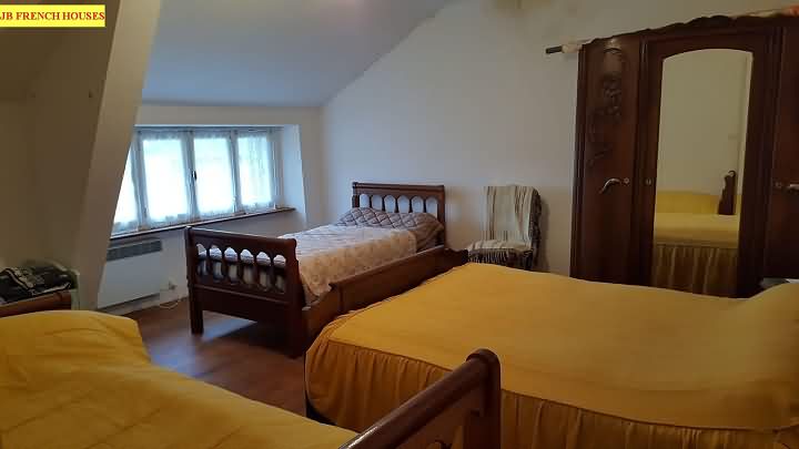 4 bed stone house for sale near Jarry