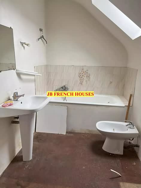 3 bed stone house for sale near Caribet