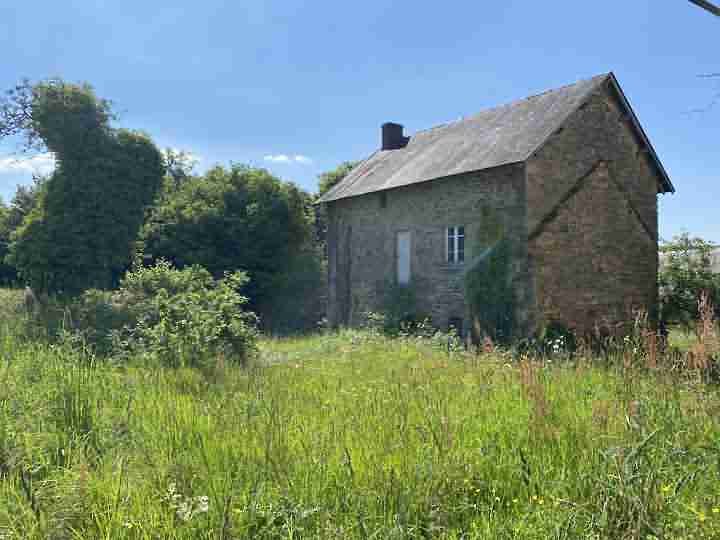 Stone barn to renovate near Bujaleuf