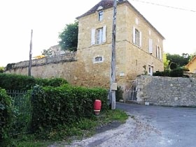 12 bed stone house for sale near Dordogne and Lot