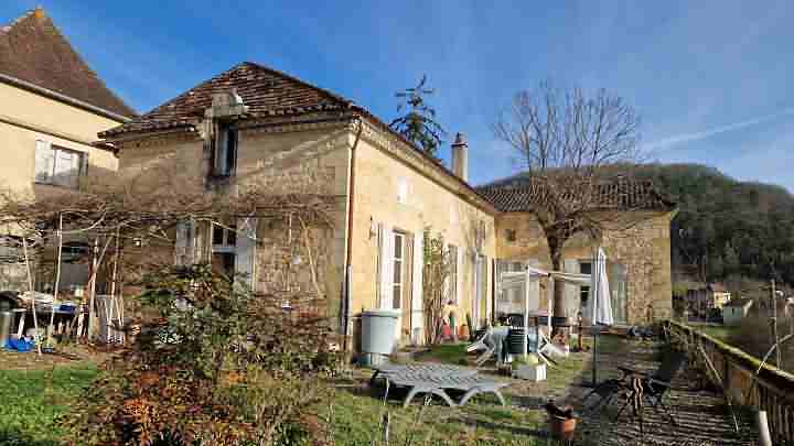 12 bed stone house for sale near Dordogne and Lot