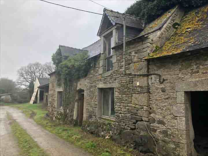 Stone barn to renovate near Keraden