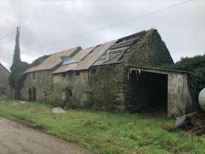 Stone barn to renovate near Keraden