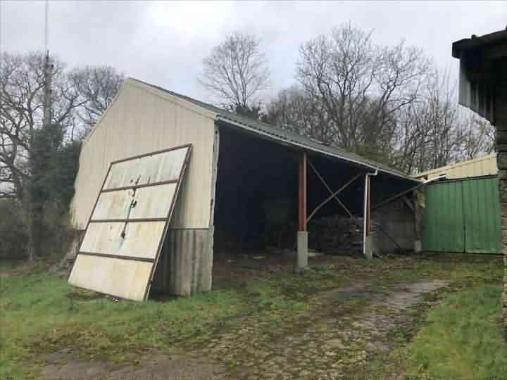 Stone barn to renovate near Keraden