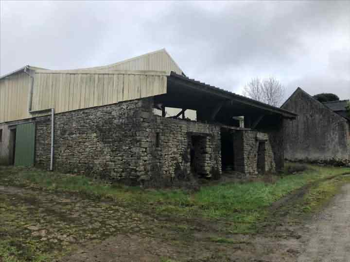 Stone barn to renovate near Keraden
