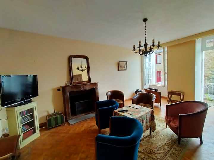 5 bed stone house for sale near Averton