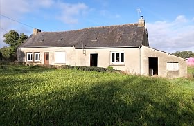 Stone house to renovate near Keraden