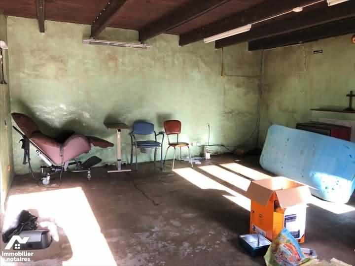 Stone house to renovate near Keraden