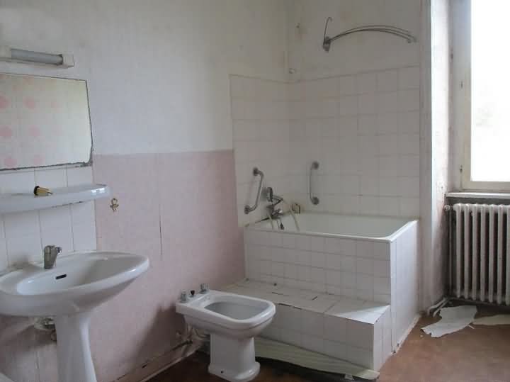 3 bed stone house for sale near Keraden