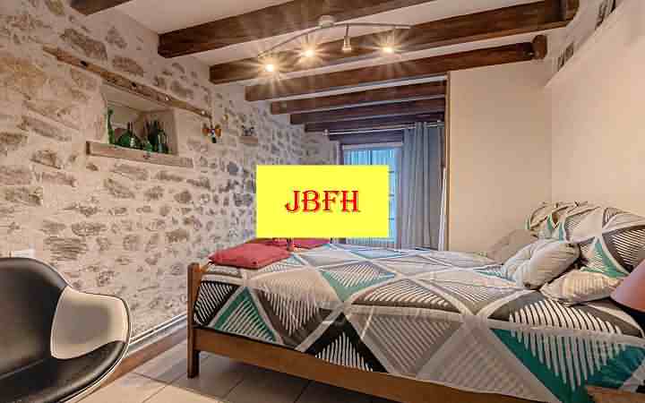 6 bed stone house for sale near Bujalenas