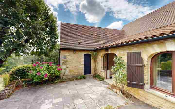 4 bed stone house for sale near Castels
