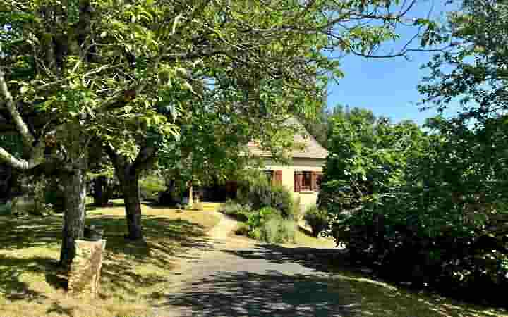 4 bed stone house for sale near Carves