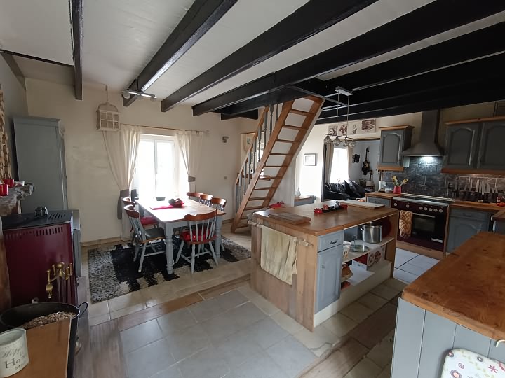4 bed stone house for sale near Bothoa