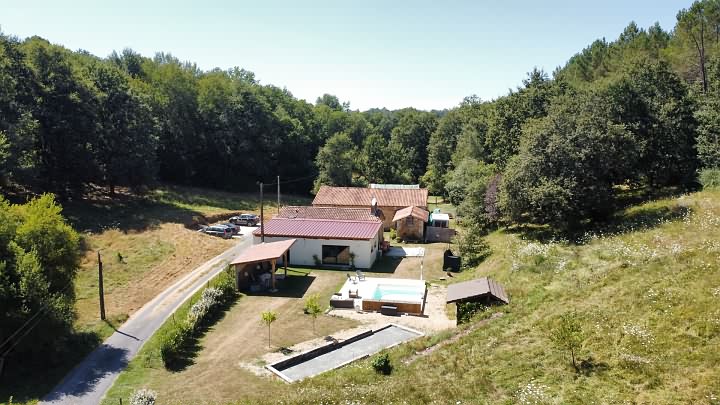 2 bed stone farmhouse for sale near Dordogne and Lot
