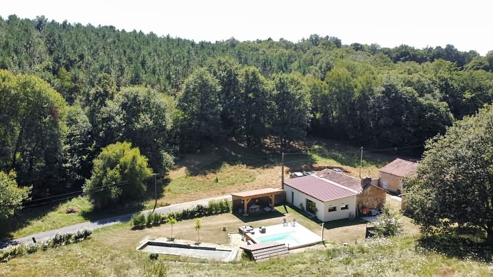 2 bed stone farmhouse for sale near Dordogne and Lot