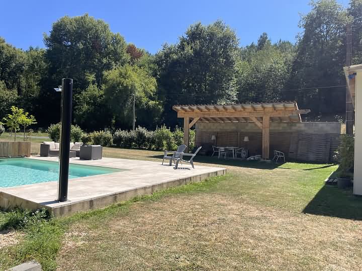 2 bed stone farmhouse for sale near Dordogne and Lot