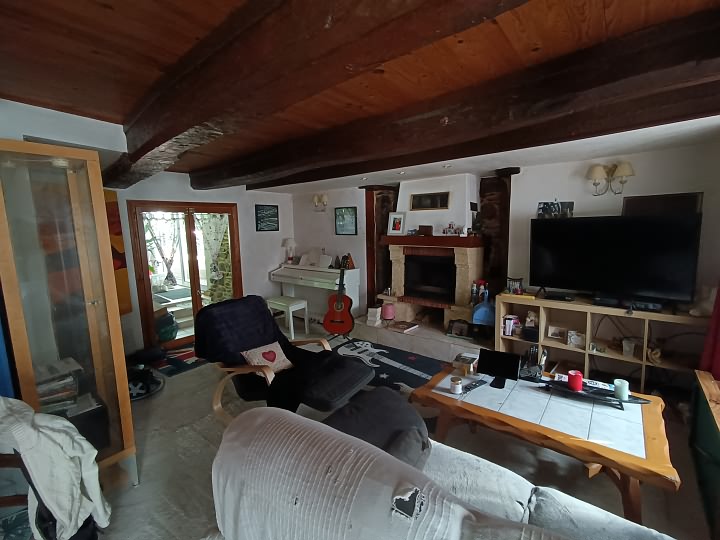 3 bed stone house for sale near Perret