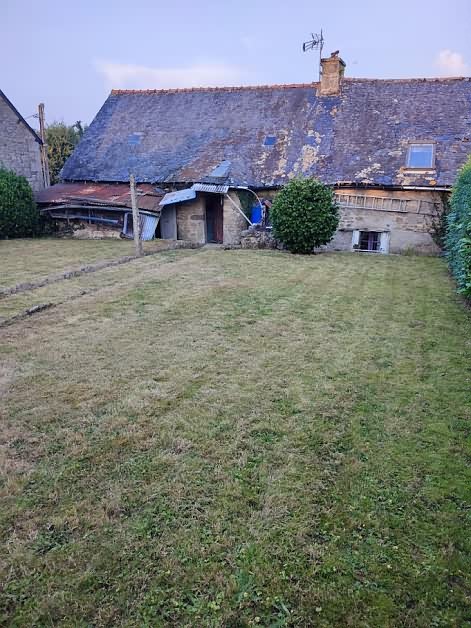 Maison en pierre d'une chambre à vendre près de Le Sourn