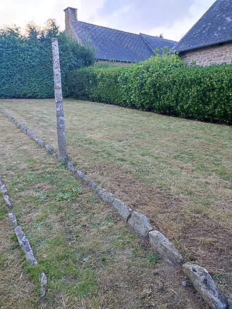 Maison en pierre d'une chambre à vendre près de Le Sourn