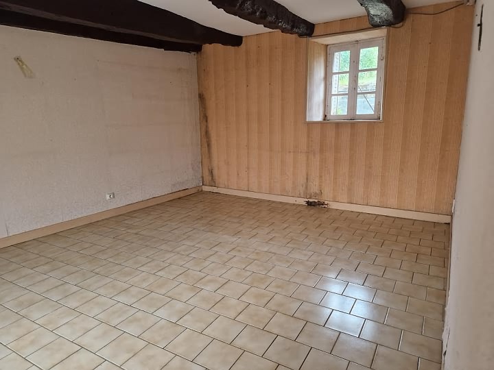 Maison en pierre d'une chambre à vendre près de Le Sourn
