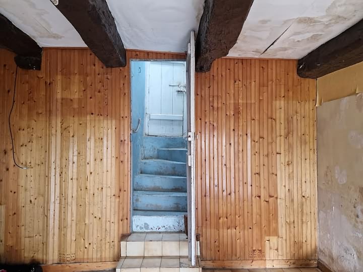 Maison en pierre d'une chambre à vendre près de Le Sourn