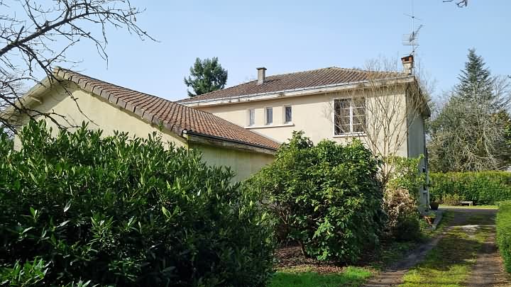 4 bed stone house for sale near Goulat