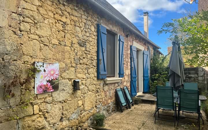 Maison en pierre de 3 chambres à vendre près de Dussac