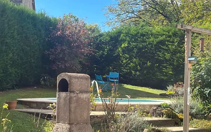 Maison en pierre de 3 chambres à vendre près de Dussac