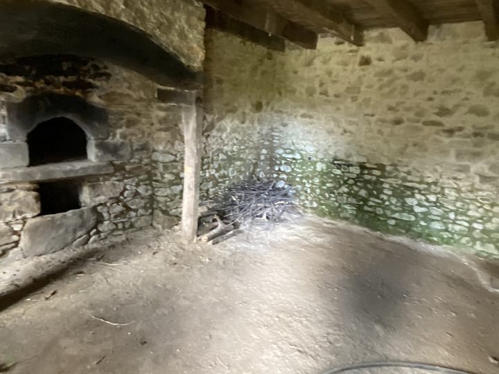 Stone house to renovate near Affieux