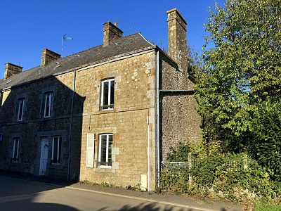 Stone house to renovate near Lesbois