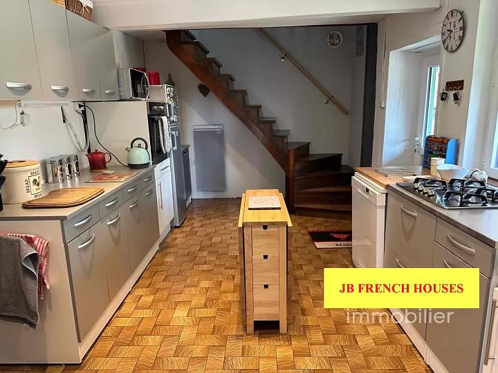 2 bed stone house for sale near Noth