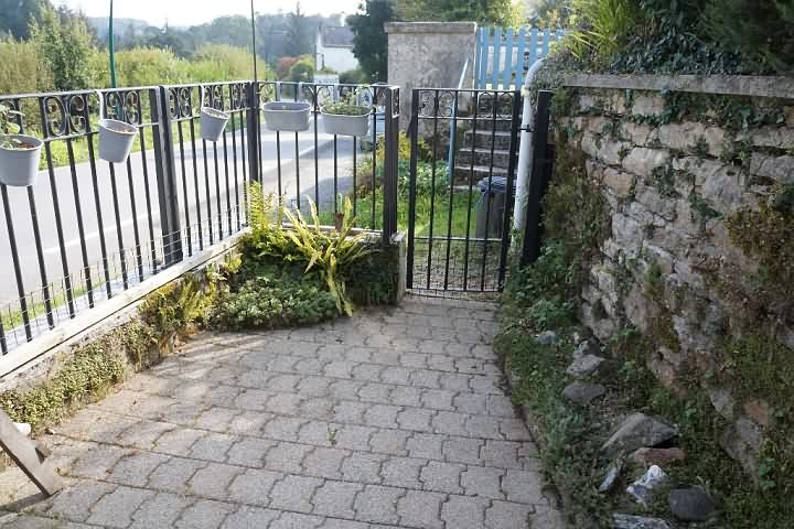 4 bed stone house for sale near Keraden