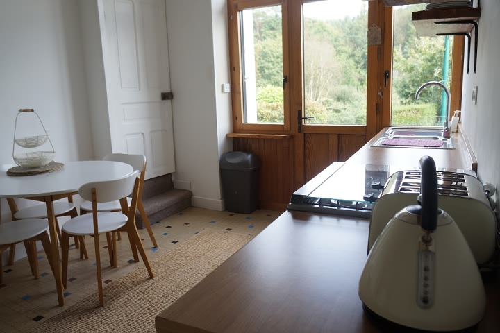 4 bed stone house for sale near Keraden