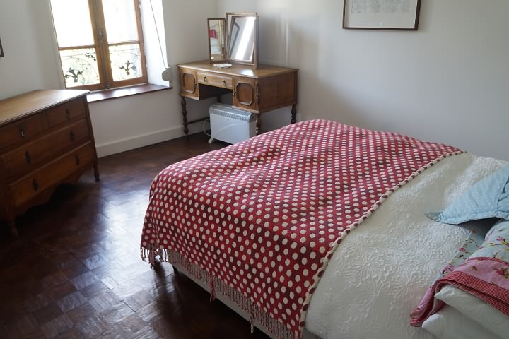 4 bed stone house for sale near Keraden