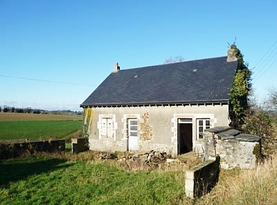 Stone house to renovate near Averton
