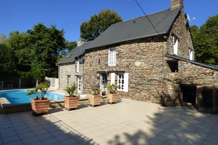 4 bed stone house for sale near Mohon
