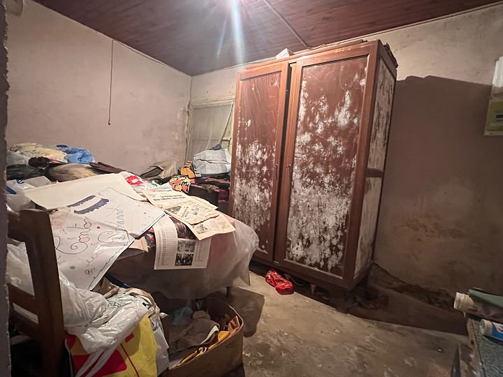 Stone barn to renovate near Monas