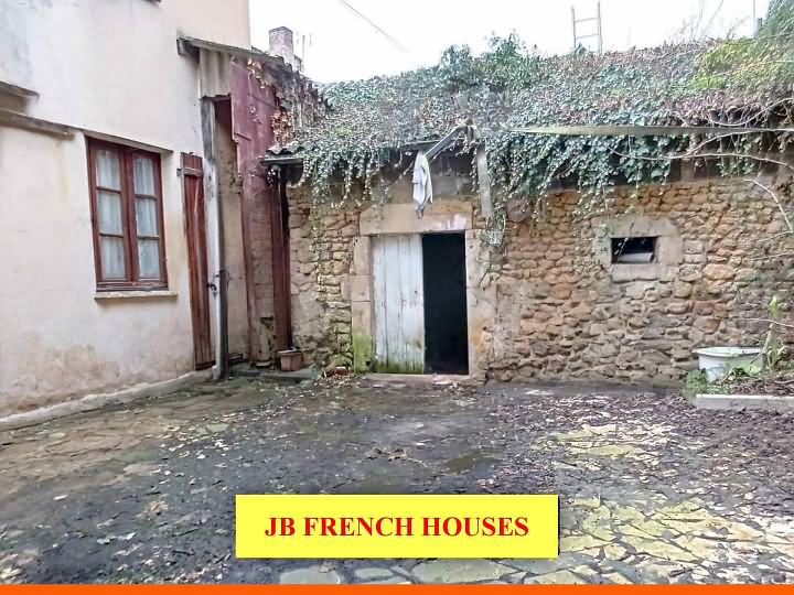 3 bed stone house for sale near Igé