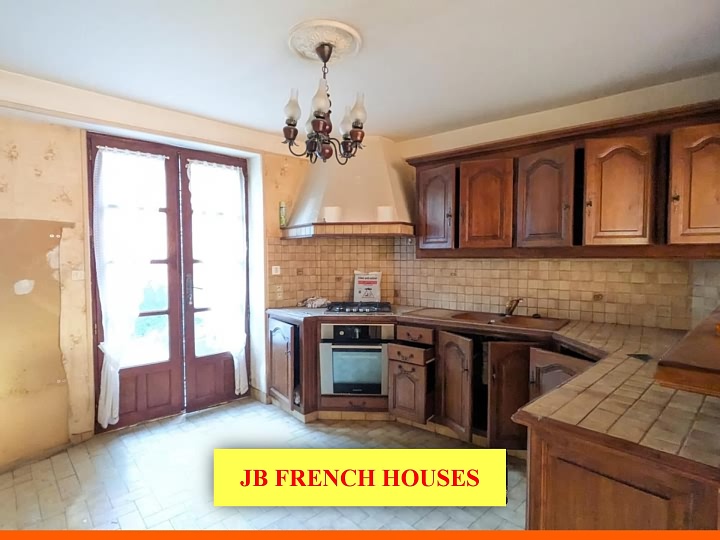 3 bed stone house for sale near Igé