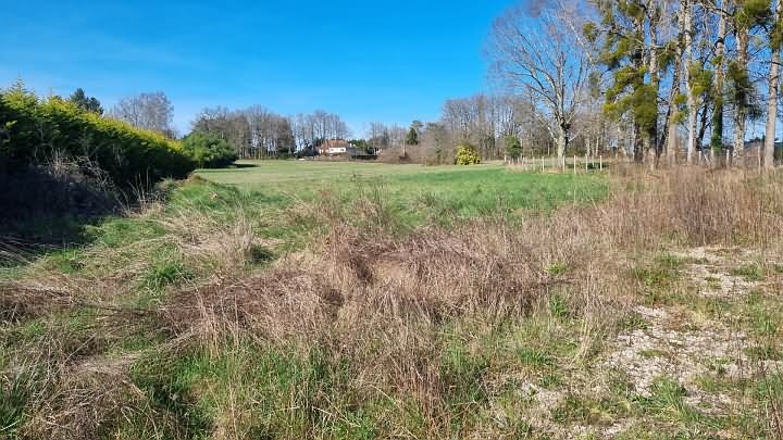 Stone barn to renovate near Goulat