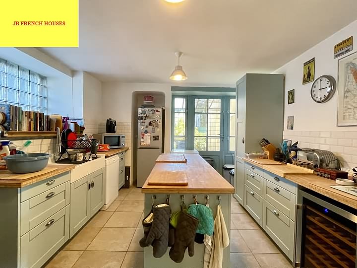 6 bed stone house for sale near Ansac Sur Vienne