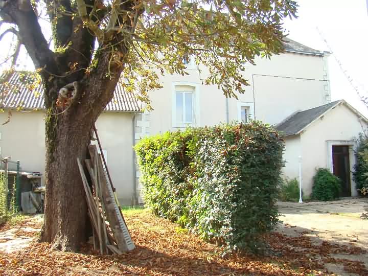 5 bed stone house for sale near Chez Vécant