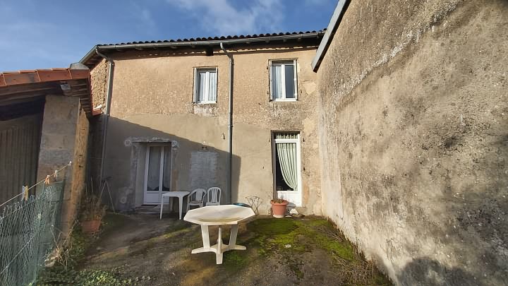 3 bed stone house for sale near Goulat