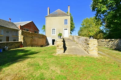 4 bed château for sale near SOUTH INDRE and SOUTH CHER and NORTH CREUSE
